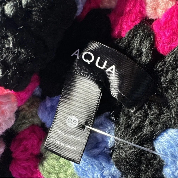 NWT $78 Bloomingdale’s Aqua Beanie Crochet Granny Square Black Pink Bucket Hat - Picture 5 of 5